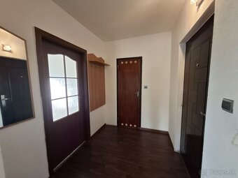 Na predaj veľkometr. 75m2, 2 izb byt Handlová - 7