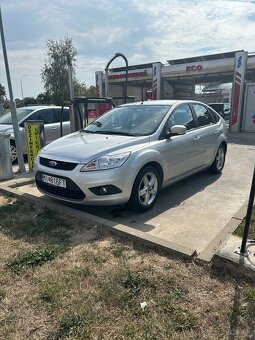 🚗 Na predaj: Ford Focus MK2 Hatchback (1.4i, 59 kW, 2010) - 7