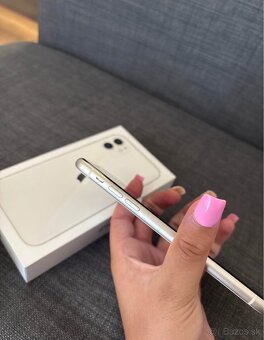 IPhone 11 64GB Bílý - 7