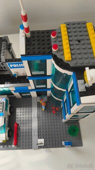 Lego City 7498 Policajná stanica - 7