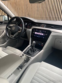 Volkswagen Passat Variant 2.0 TDI Elegance 4Motion DSG - 7