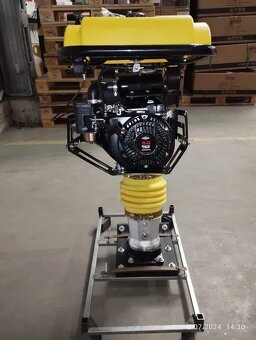 Vibračná noha AGM-POL Motor Briggs&St - 7