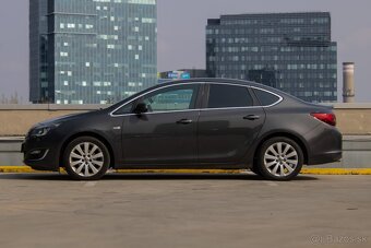 Opel Astra 1.4 benzín/plyn, AT6 - 7