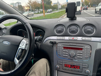 Predám Ford S-max s ťažným zariadením v BA a nosičom - 7