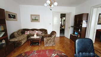Rodinný dom s dvojgarážou - 7