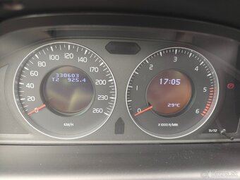 Volvo XC60 2,4D Automat 129kW - 7