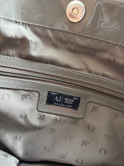 Armani Jeans lakovaná kabelka - 7