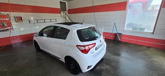Toyota Yaris Hybrid 1.5 - 7
