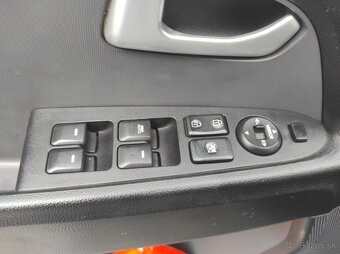 Kia Sportage 1.7 CRDi 85 kW (2011) - 7