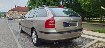 ŠKODA OCTAVIA COMBI II 2.0TDI ELEGANCE - 7