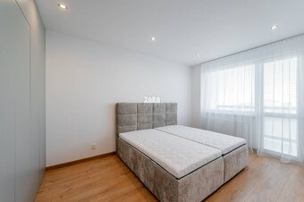 Tr.SNP - 2 izbový byt, loggia, 53 m2.Zariadený,KOMPLETNÁ REK - 7