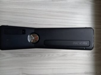 Xbox 360 S - 7