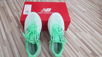 NEW BALANCE Fresh Foam 1080 V14 Zelená - pánska cestná bežec - 7