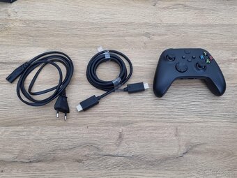 Predám Xbox Series X 1TB - 7