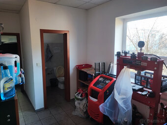 NA PREDAJ: Hala s montážnou jamou – ideálna na autoservis al - 7