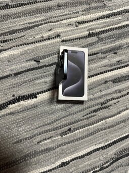 iPhone 15 Pro 128GB - 7