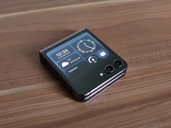 Samsung Galaxy Z Flip5 - 7