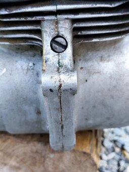 Predám motor 350/354 - 7