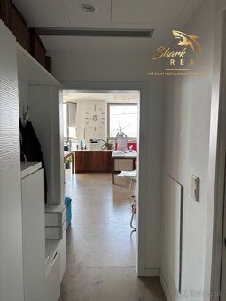 Ponúkame vám útulnú a zariadenú kanceláriu na predaj - 7