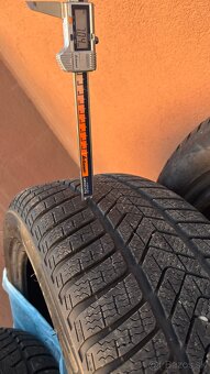 Pirelli 245 45 18 Runflat RF zimne, 4x4 - 7