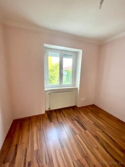 Predaj- 4 izbový dom s krásnou záhradou, Šurany - 7