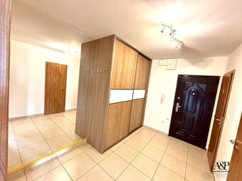KOMPLETNE REKONŠTRUOVANÝ 2 IZBOVÝ BYT, 68m2, S. JURKOVIČA, S - 7