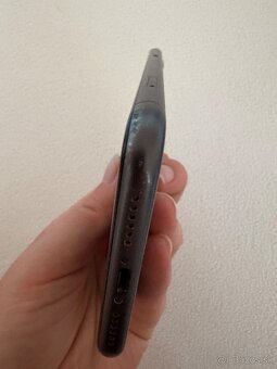 Predám iPhone 11 64 GB - 7