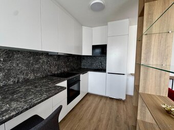 Predám 2 izb. byt Lorinčík Háje, parking, pivnica - 7