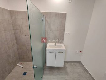 Byt 3+kk, 58,74m2, vyvýšené prízemie, parkovacie miesto, Cho - 7