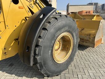 Kolový nakladač CAT 924G - 7