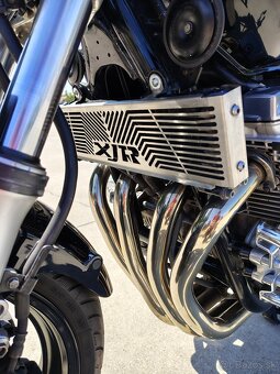YAMAHA XJR 1300 - 7