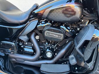 Harley Triglide - 7