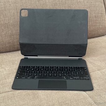iPad Pro 12.9 M1 (2021) + Apple Pencil 2 + Magic Keyboard SK - 7
