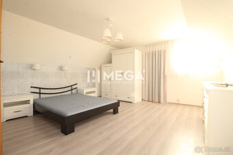 NA PREDAJ: Priestranný dvojgeneračný rodinný dom - Valaliky - 7