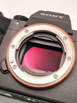 Sony Alpha A7R III - 7