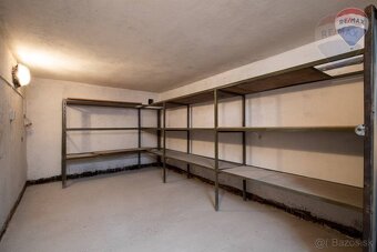 PREDAJ: OBCHODNÝ PRIESTOR, DUNAJSKÁ STREDA - ŠPORTOVÁ ULICA - 7