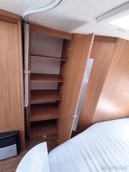 Plne sebestačný karavan Bürstner Belcanto s množstvom nadšta - 7