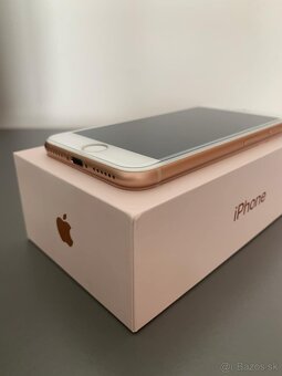 Predám Apple iPhone 8 Gold 64 GB - 7