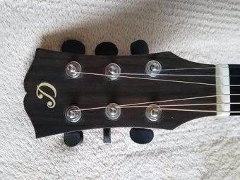 Predam celomasivnu gitaru Dowina Chardonnay. - 7