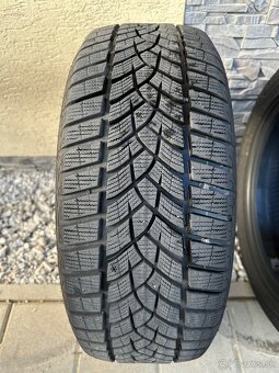 215/55 R17 98V zimné GOODYEAR - 7