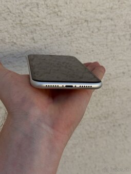 Apple iPhone XR 64GB Biely - 7