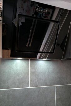 Moderní černá lesklá linka se spotřebiči,5804 - 7