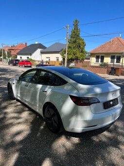 Tesla Model 3 - 7