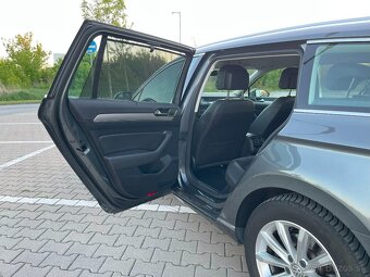 Volkswagen Passat Variant 2.0 TDI 4Motion DSG Highline – výb - 7