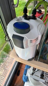 Predam akvarium Juwel 240 ako vidíte na fotkách aj 2 veľkými - 7