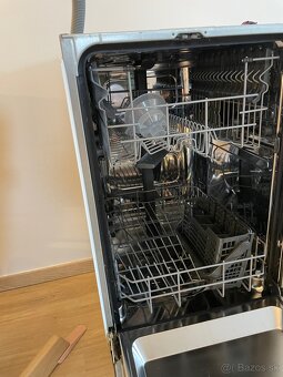 Vstavana umyvacka riadu AEG (45cm) - 7