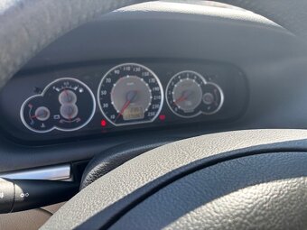 Citroen C5 2.0i 16V - 7