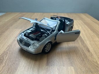 Mercedes-benz SLK 230 1:18 Maisto - 7