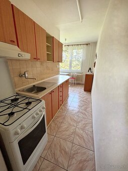 Na predaj priestranný 2-izbový byt, SEVER – 65 m2, balkón - 7