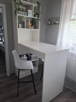 Barový pult s regálom - 7